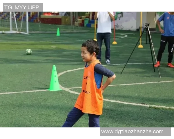 足球明星首次看到自己评分反应如何揭示运动员内心世界与自我认知的真实面貌 足球明星首次看到自己评分反应如何揭示运动员内心世界与自我认知的真实面貌