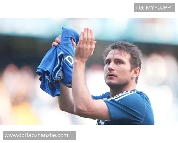 足球明星麻花辫的真实身份揭秘他在绿茵场上的传奇故事与风采 足球明星麻花辫的真实身份揭秘他在绿茵场上的传奇故事与风采