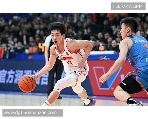 男生明星篮球场上的英姿展现青春活力与运动魅力的精彩瞬间 男生明星篮球场上的英姿展现青春活力与运动魅力的精彩瞬间